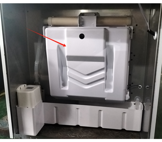 CIM-2100F Plastic Cover in ftront of Ice Cube